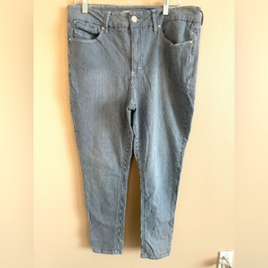 Seven 7 Women’s High Rise Skinny Tummyless Navy & White Pin Stripe Jeans size 16